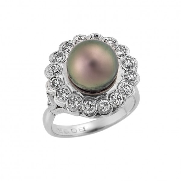 Ring white gold 18carats with Pearl and Diamonds 0.98ct
