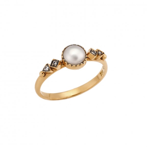 Ring yellow gold 18carats with Pearl and diamonds 0.03ct