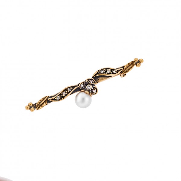Brooch 18carats in yellow gold with diamonds and pearl